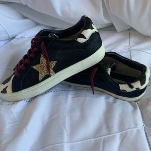 Steve Madden “Philosophy” Sneakers